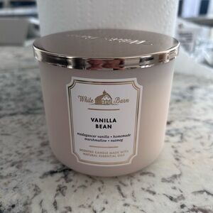 White Barn Vanilla Bean Candle - Cream